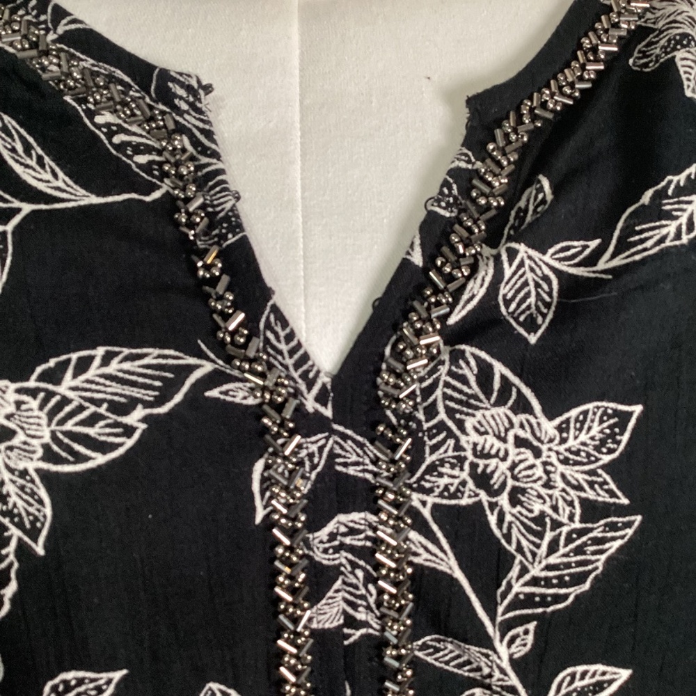 1494. Amuse Society Blouse NWT Size L - Picture 4 of 5